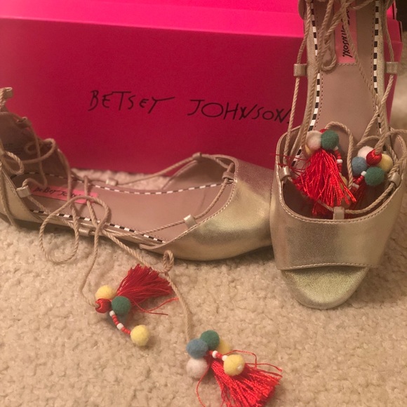 Betsey Johnson Gold wrap tie sandal. - Picture 2 of 5
